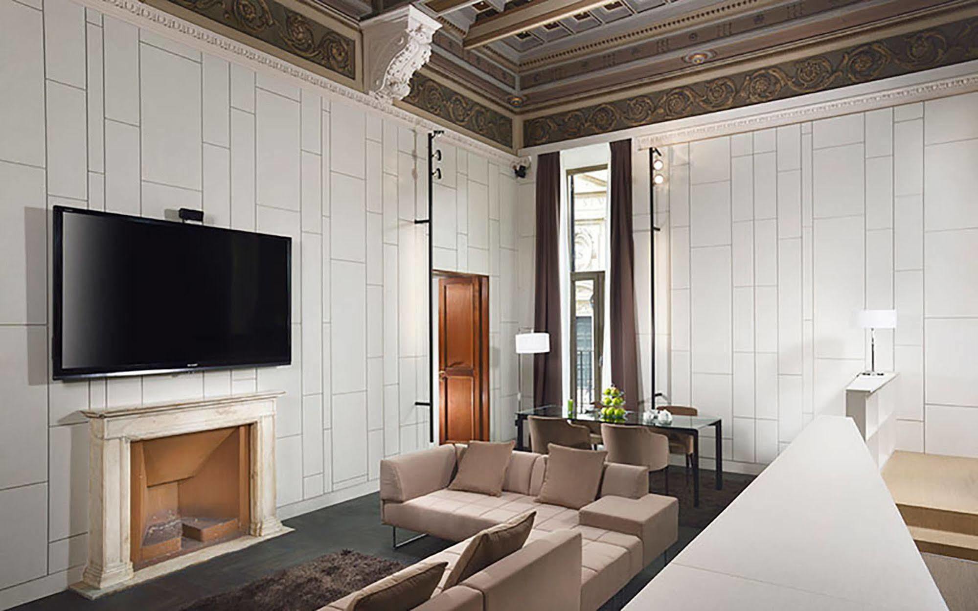 Piazza Del Gesu' Luxury Suites Roma Ngoại thất bức ảnh